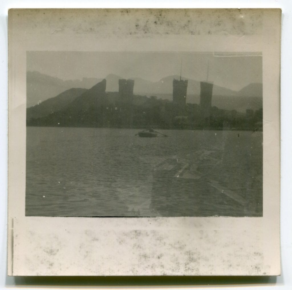 img054
